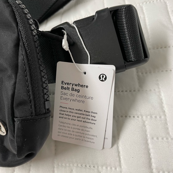Lululemon Everywhere Belt Bag - Picture 6 of 6